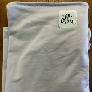 The Ollie Baby Swaddle in Light Gray